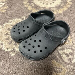 Toddler crocs